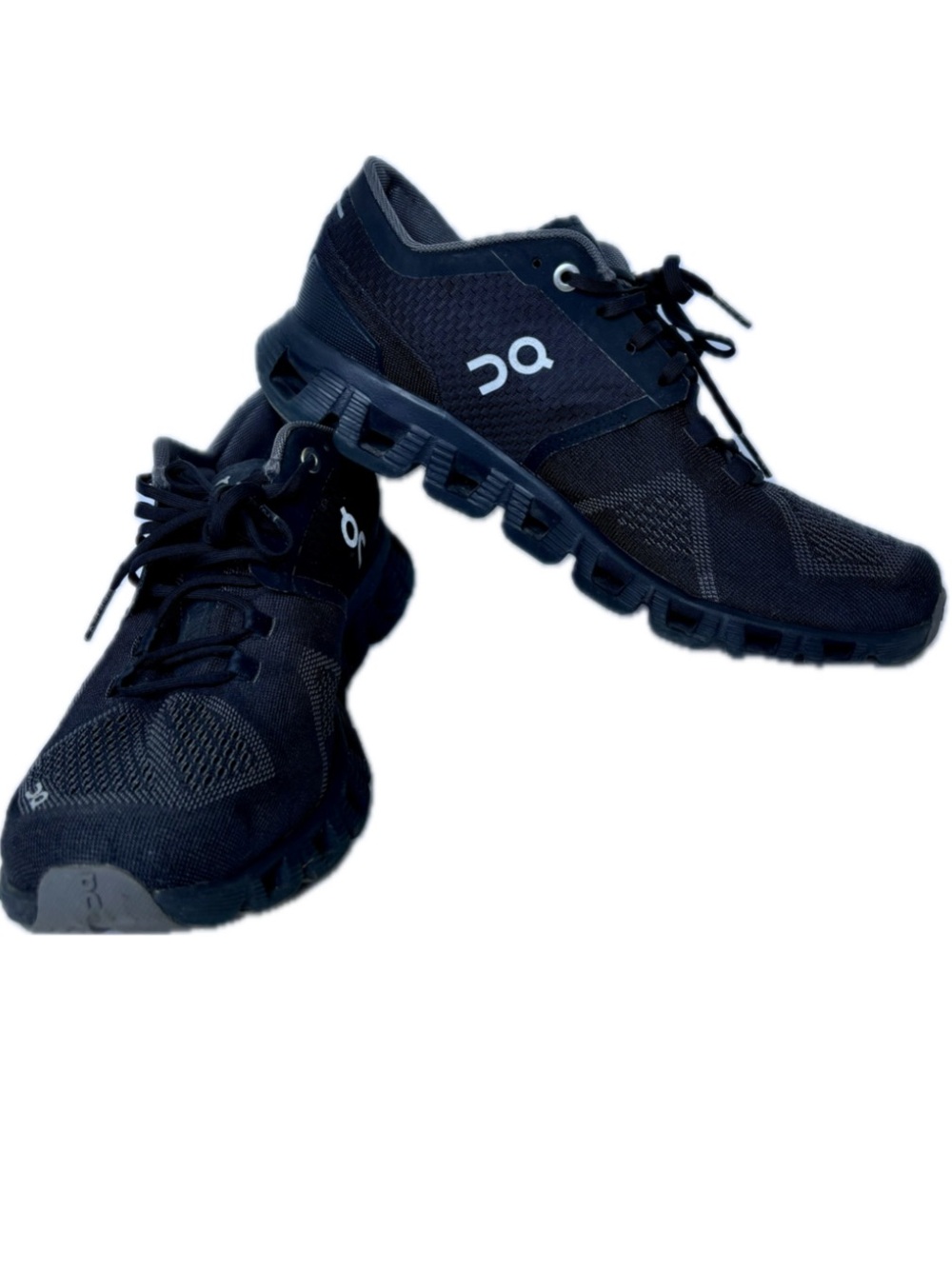 ON Running Cloud 6 Black on Black Sneakers Women’s Size 8